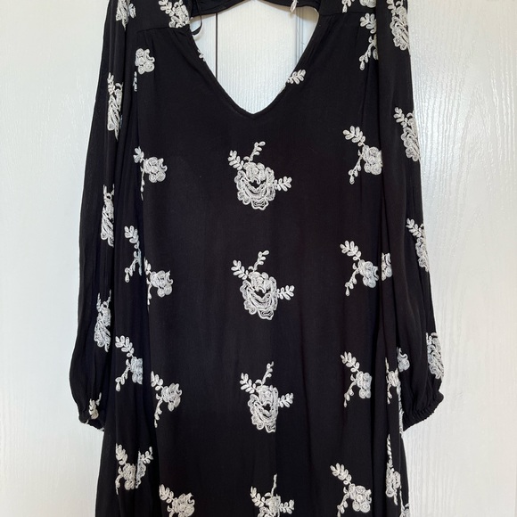 Free People Embroidery Size Small - Picture 5 of 5